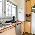 Guestready - Sunlit Sanctuary With A Courtyard