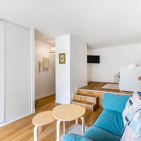 Guestready - Sunlit Sanctuary With A Courtyard Apartment