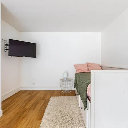 Guestready - Sunlit Sanctuary With A Courtyard Apartment Paris
