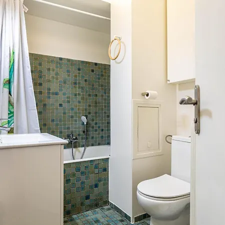 Guestready - Sunlit Sanctuary With A Courtyard Apartment Paris